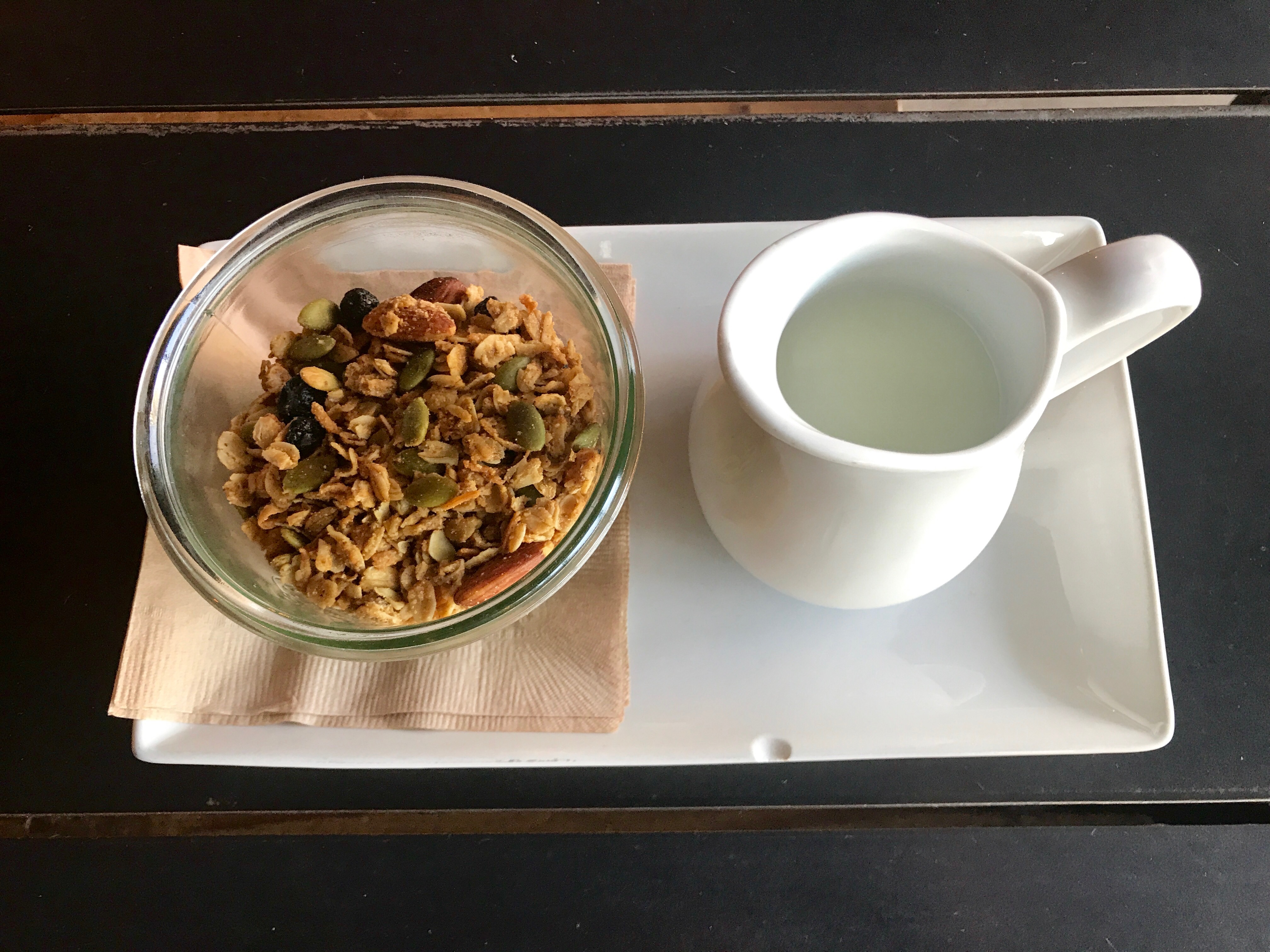 granola with milk