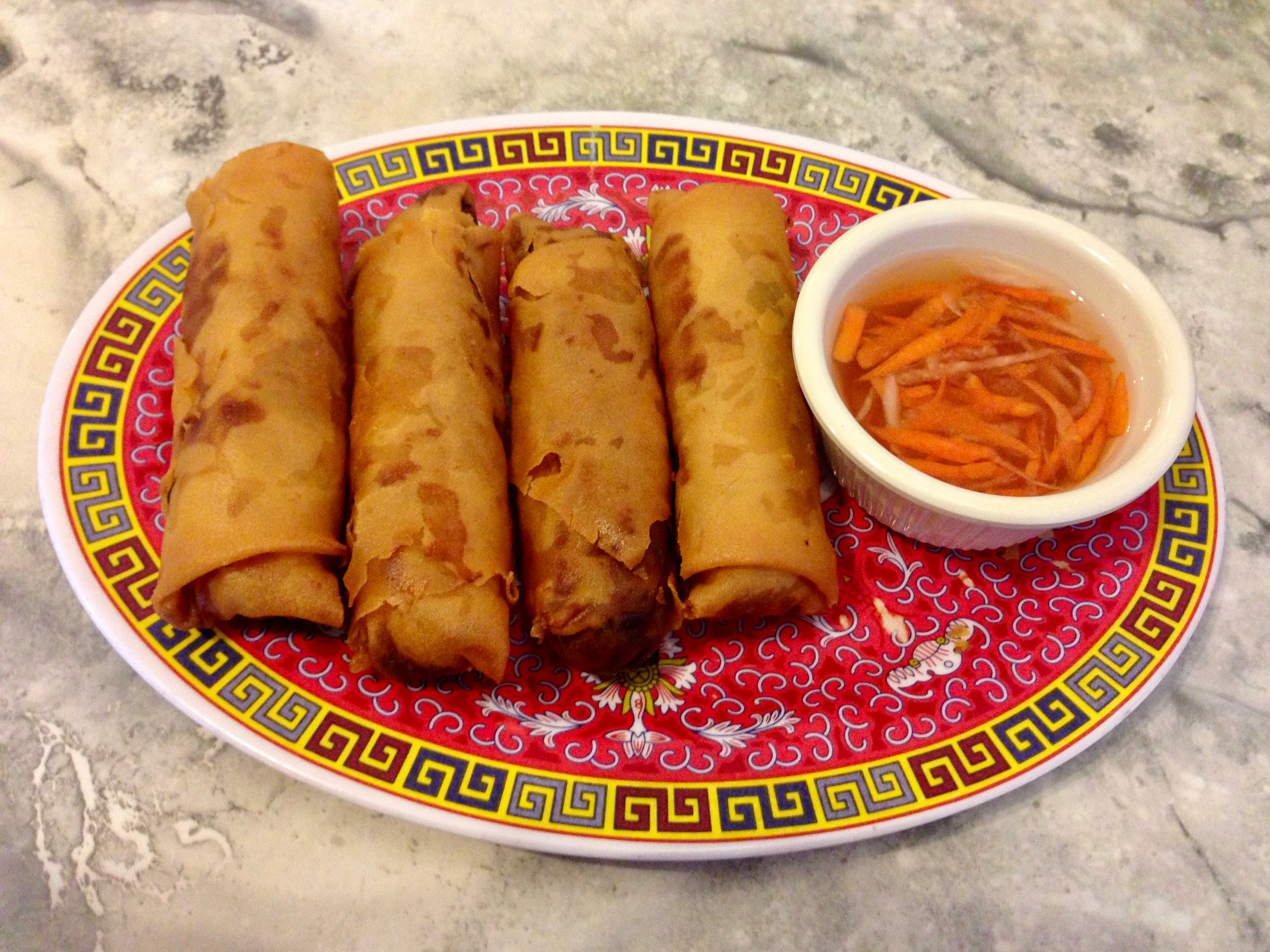 cha gio (egg rolls)