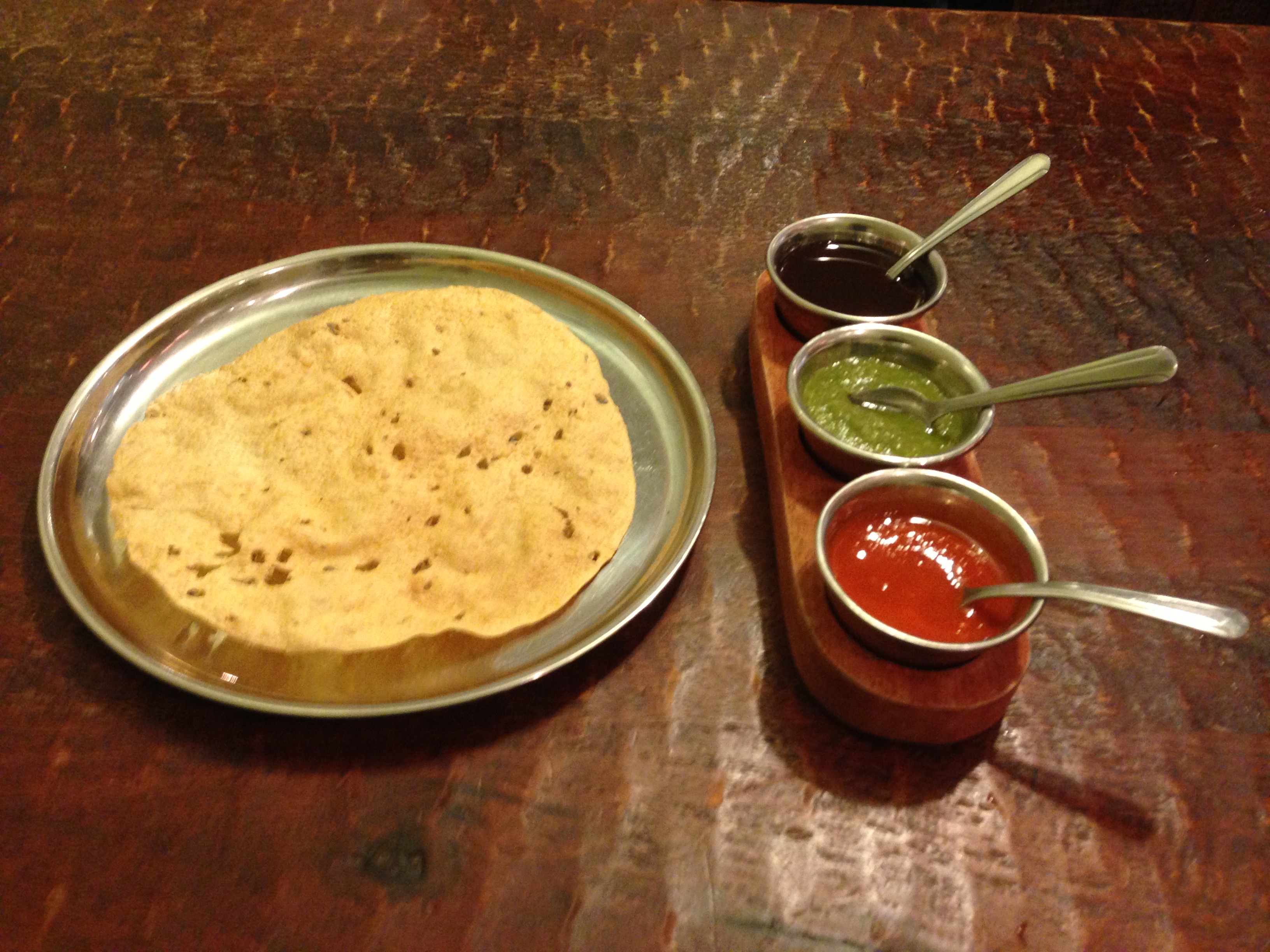 papadam with chutneys