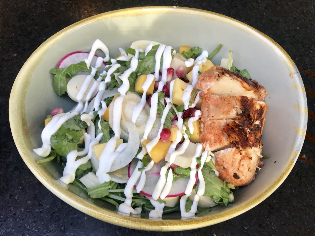 chulo salad with chicken