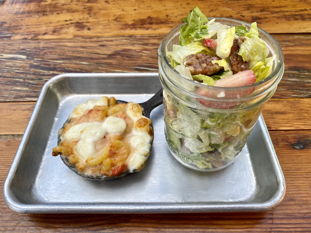 mini mac-and-cheese skillet with strawberry pecan salad